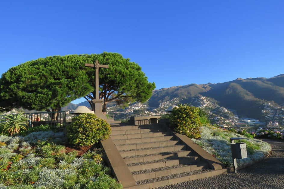 Nuns & Valleys and Pico Areeiro tour in Jeep Safari